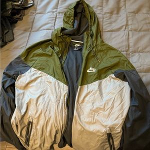 Nike Windbreaker (Medium)